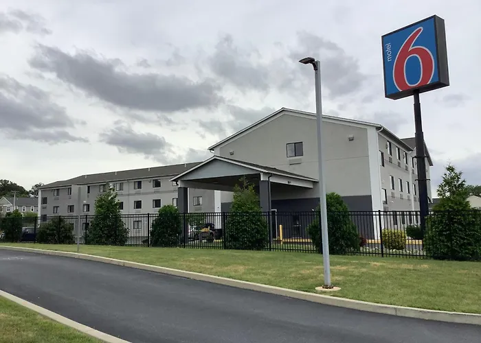 Motel 6 Lancaster