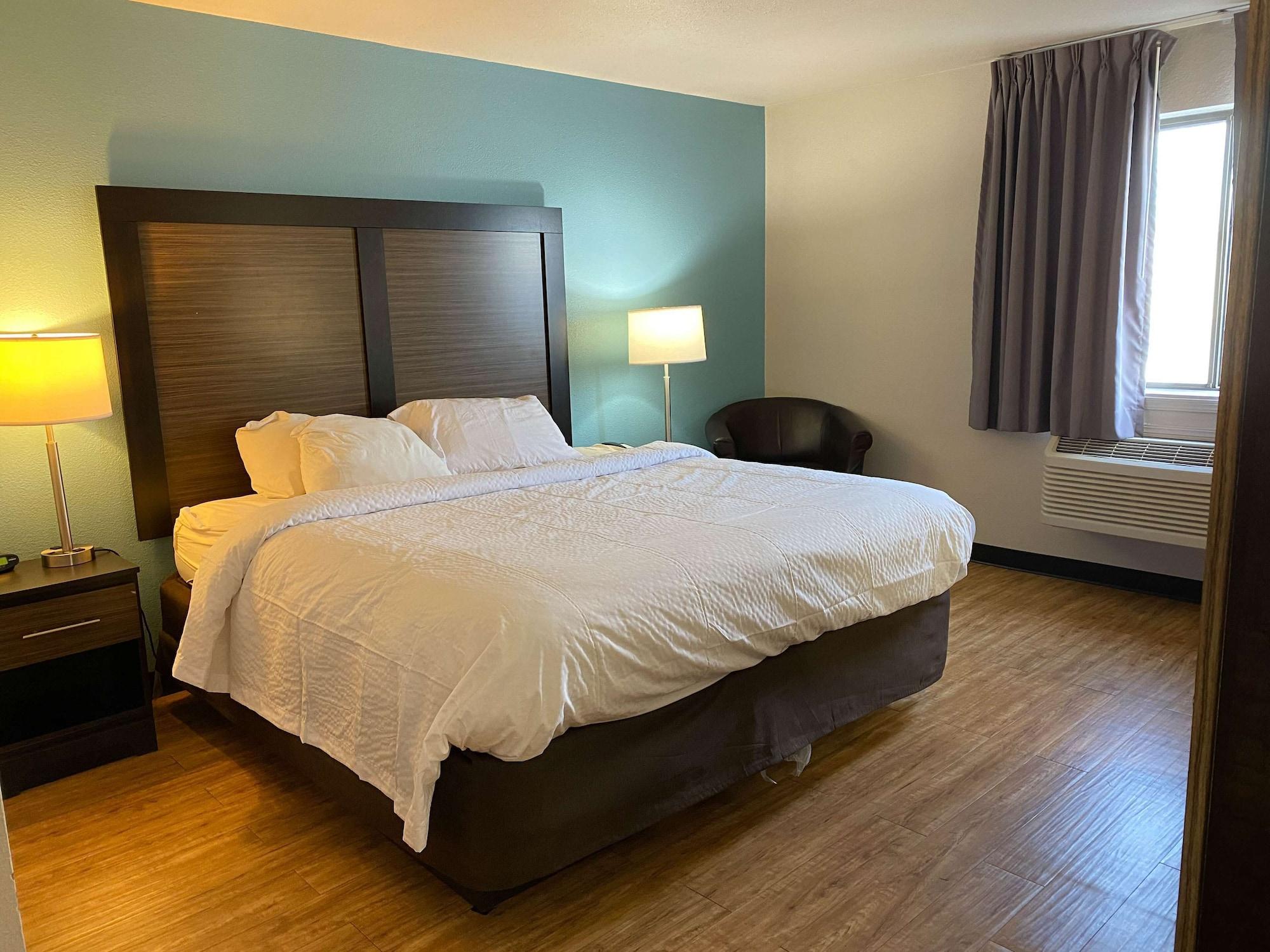 6 Lancaster Hotel 2*