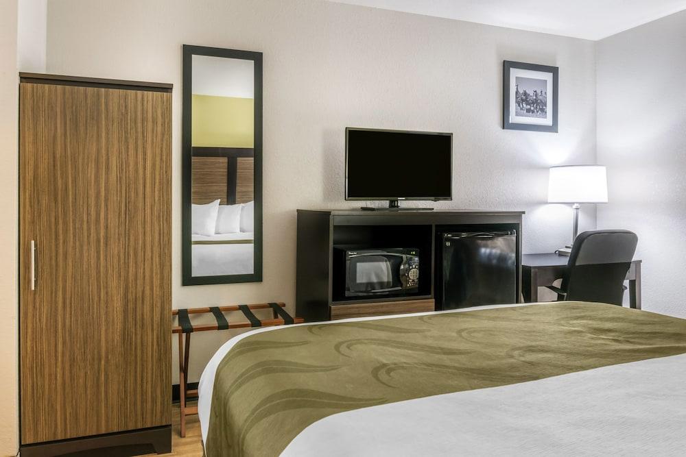 6 Lancaster Hotel 2*