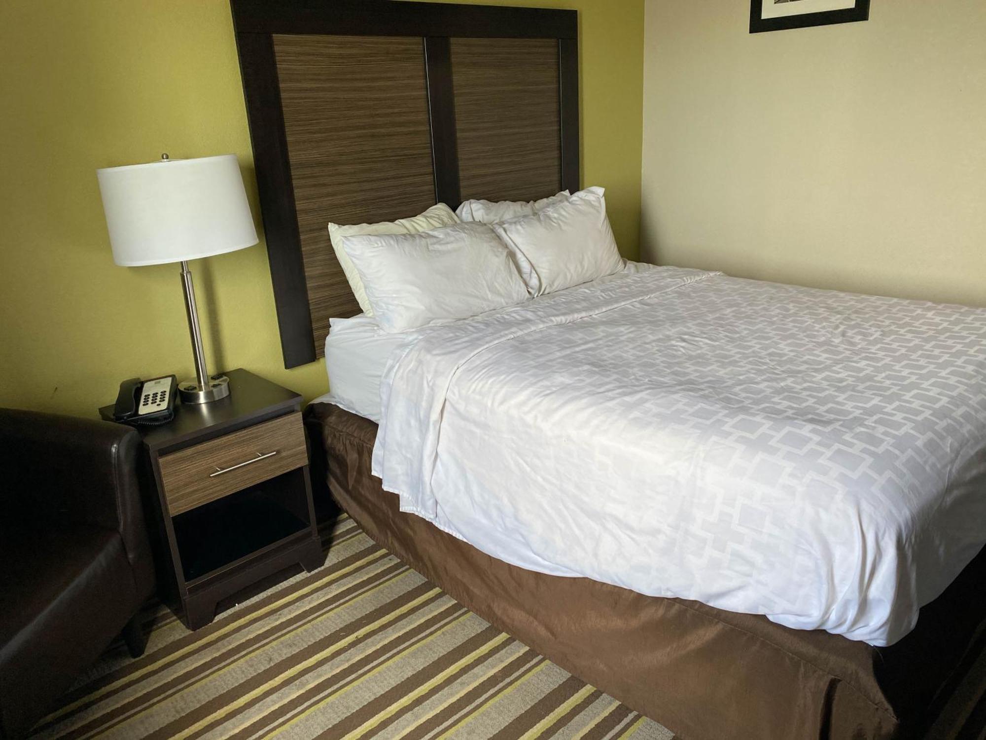 Hotel 6 Lancaster