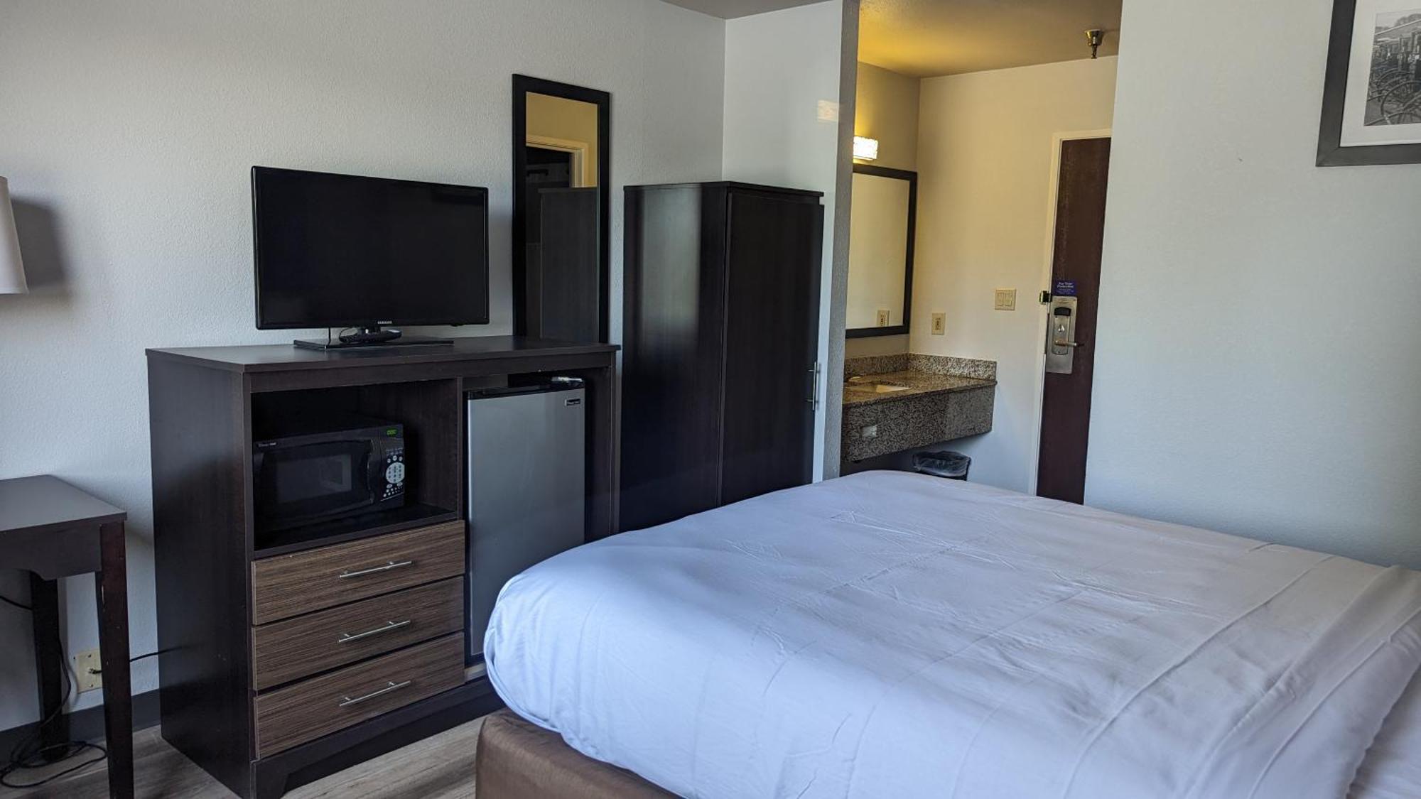 Hotel 6 Lancaster