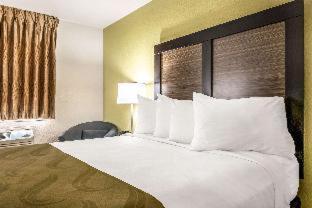 6 Hotel
