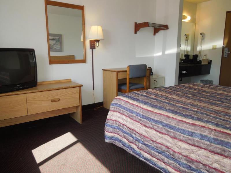 6 Lancaster Hotel 2*